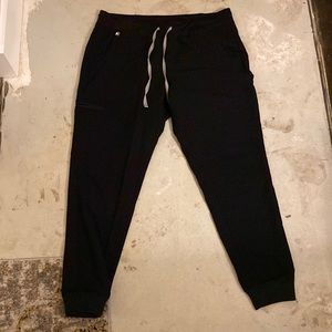 Black FIGS Zamora Scrub Pants